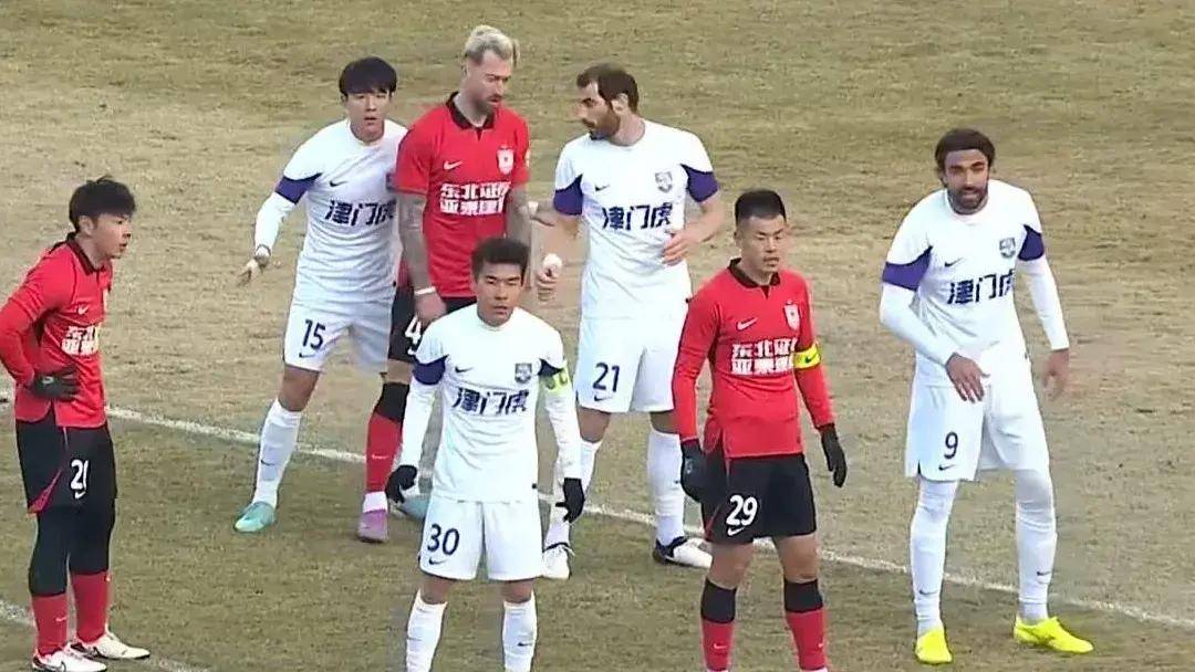 卡昂客场击败对手，积分榜位置有所改善