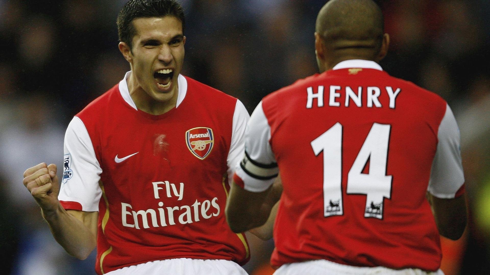 萨拉赫重要时刻出色防守，热火带队取胜！赛场气氛高涨