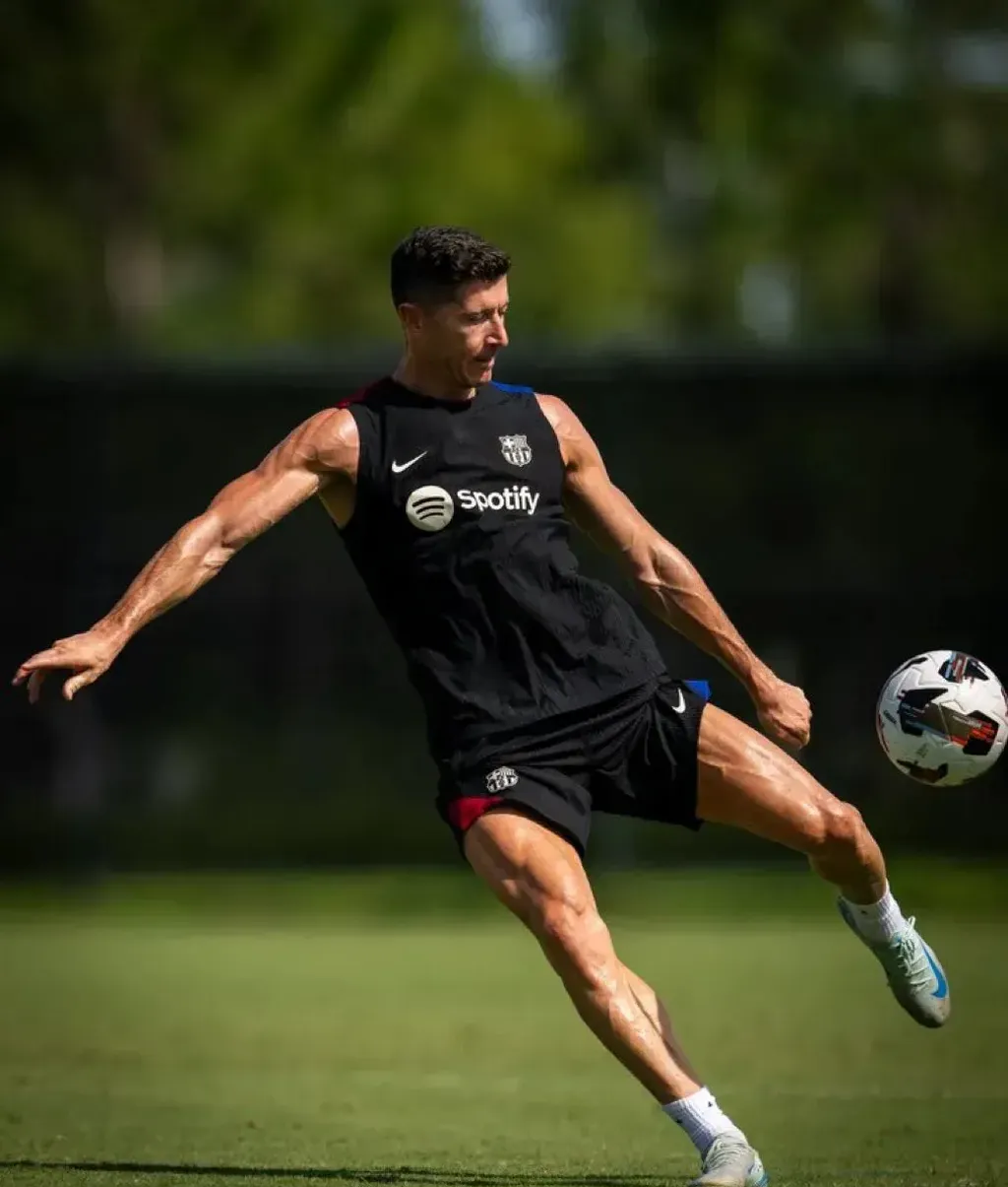 莱万赛点兑现,罗马淘汰辽宁男篮晋级四强,主帅激动落泪(辽宁男篮西蒙斯最新消息) 莱万赛点兑现,罗马淘汰辽宁男篮晋级四强,主帅激动落泪(辽宁男篮西蒙斯最新消息)